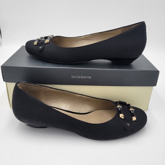 Womans Liz Claiborne Black Fabric Flats Leather Bottoms Gold accent buckle Sz 7 - Picture 3 of 12